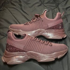 Steve Madden shoes 
Burgundy
Women size 11